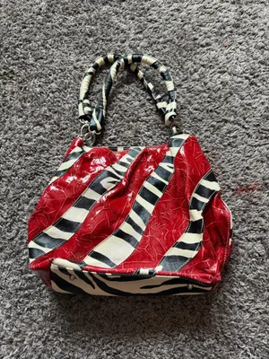 Zebra Print Purse Red thumbnail 2