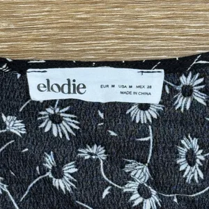 Elodie Womens M Floral Crop Top Black White Daisy Long Sleeve Rayon Cottagecore thumbnail 3