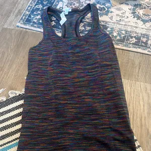 Lululemon‎ swiftly tank top in size 2 thumbnail 1