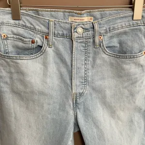 Levi’s Wedgie Skinny Jean in Light‎ Wash Size 30 thumbnail 5
