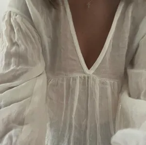 NWOT Zara white v neck baby doll long sleeve top / shirt/ blouse! thumbnail 12