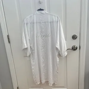 Elegant White Women's Kimono Robe Size M thumbnail 4