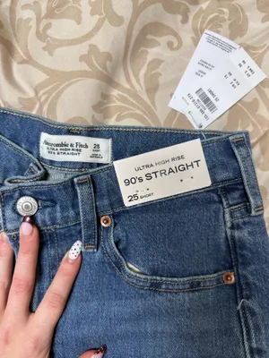Abercrombie Jeans Ultra High-Rise 90s Straight thumbnail 4