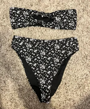 Bikini Set thumbnail 1