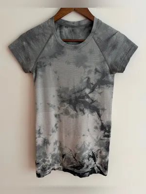 Lululemon Swiftly Tech Short Sleeve Tee Shibori Stripe Graphite Grey Size 4 thumbnail 9