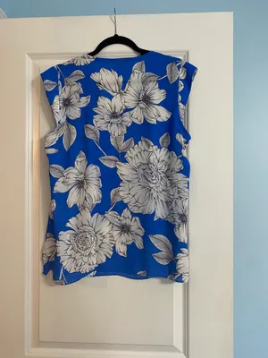 Banana Republic Blue And White Floral Top thumbnail 5