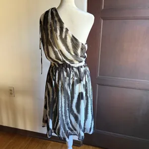 MISS SIXTY | Y2K Zebra Print Crinkle Chiffon Draped One Shoulder Party Dress 10 thumbnail 4