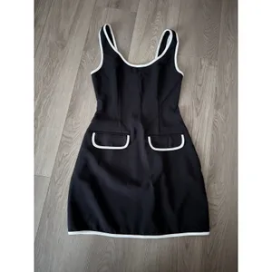 Commense Minimalist Black Contrast Trim Piping Zipper Mini Dress NWT XS thumbnail 2