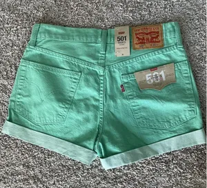 NWT Levi's 501 Shorts Mid Rise Mint Green Button Fly High Rise size 30 Denim thumbnail 2