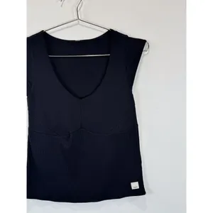 Vuori Womens Top Black Sleeveless Cove V Neck Tank Ribbed Knit Stretch Small thumbnail 5