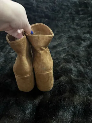 STEVE MADDEN Therese Ankle Cognac Suede Ankle Booties size 9 M Boots Shoes thumbnail 3