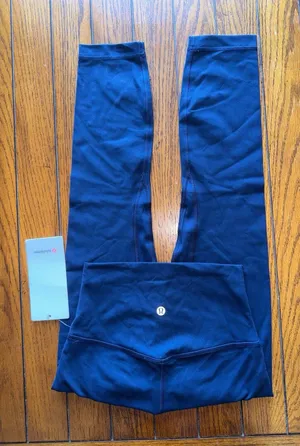 Lululemon Align High Rise 23” True Navy Size 4 NWT thumbnail 1