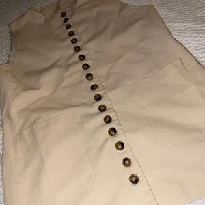 Sleeveless Beige Button thumbnail 3
