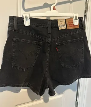 Levi’s Vintage High-Waisted Denim Mom Shorts thumbnail 2