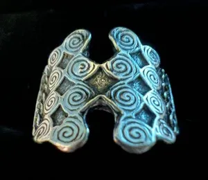 Women’s Stainless Steel Silver Unique Design Ring Size 7 thumbnail 2