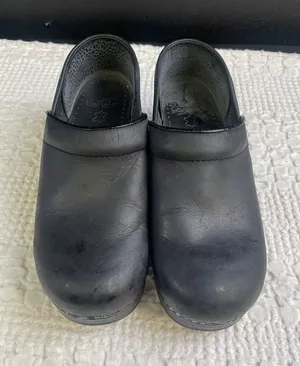 Dansko Shoes Women's Black Shoes/Clogs/Slip on Size 39/8.5 SKU 3373 thumbnail 1