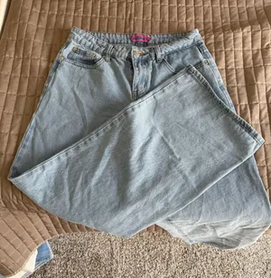 Edikted Light Blue Wide-Leg Jeans thumbnail 1