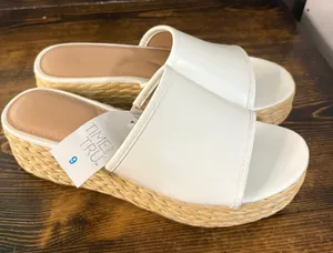 Time And Tru‎ White Platform Sandals Size 9 thumbnail 1