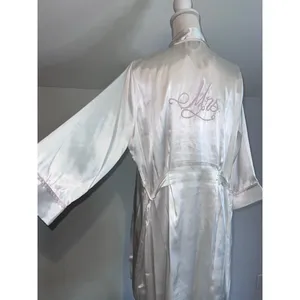 Women's Linea Donatella White & Pink Satin Robe & Chemise Set S thumbnail 9