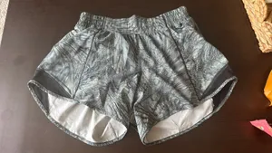 Lululemon Hotty Hot Shorts 2.5" thumbnail 3