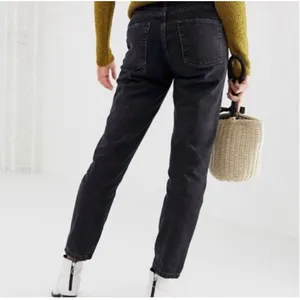 ✨WE THE FREE High Rise Mom Sz 24 Jeans✨ thumbnail 4