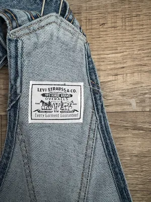 NWOT Levi's Women's Vintage Shortalls in Medium Wash Sz XL thumbnail 9
