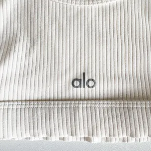Alo Yoga Womens Ribbed Wellness Bra Minimalist Athleisure Sporty White Size S thumbnail 4