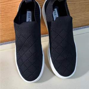 Steve Madden Bequilt sneaker slip on loafer stretch sock comfy shoes sz 6 thumbnail 2