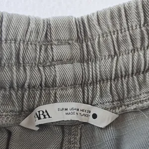 Zara‎ -172 Women's Grey Denim Joggers Raw Hem Size Medium thumbnail 2