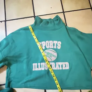 Nasty Gal X Sports Illustrated Sweater Sz 2 Cropped Green Embroidered Athletic thumbnail 7