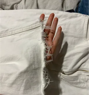 White Abercrombie Jeans thumbnail 4