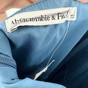 Abercrombie Halter Maxi Plunge Dress thumbnail 8