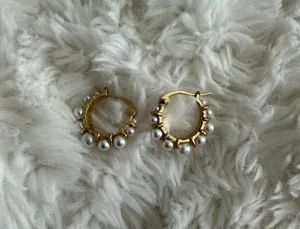 Gold hoops Earrings thumbnail 2