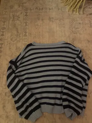 Edikted Sweater thumbnail 2