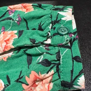 Old Navy Green Floral Boho Blouse Small Peasant Tunic Top Rayon thumbnail 7