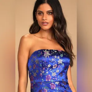 LULU’S Make A Move Blue Floral Satin Jacquard Strapless Midi Dress thumbnail 3