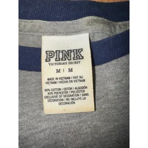 PINK Victoria's Secret Gray‎ Navy Raglan Sleeve Graphic T Shirt Womens Medium thumbnail 3