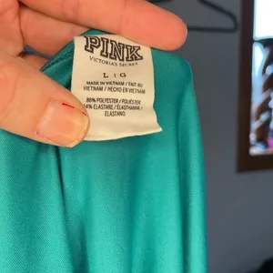 PINK Victoria's Secret long sleeve workout shirt size large thumbnail 5