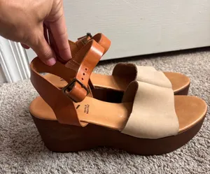 220V Italian Leather Beige Nubuck Wood Wedge Sandals Size 41 Beautiful 220V thumbnail 1
