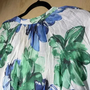 By Design Floral Blouse Women’s Medium Blue Green Tie Neck Short Sleeve Top‎ thumbnail 9