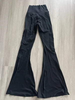 Aerie OFFLINE Criss-Cross Flare Leggings thumbnail 4