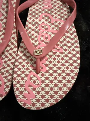 Sam Edelman flip-flops pink geometric pattern and gold-tone logo charms 7 8 thumbnail 2