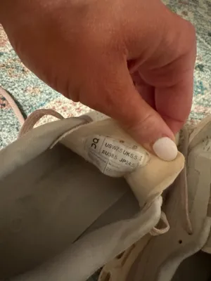 On Cloud Tennis Shoes thumbnail 5