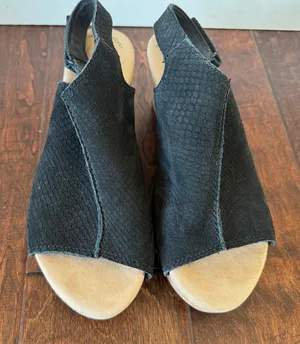 Collection by Clarks Open Toe Sling Shoe with heel Black Size 8M‎ Dressy Casual thumbnail 1