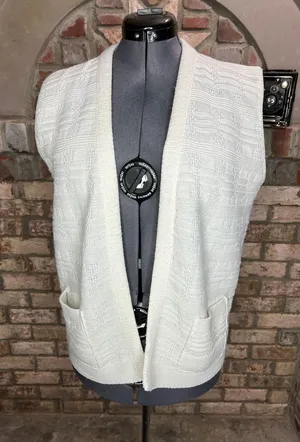 Milrank Sweater vest geometric textured cream pockets thumbnail 1