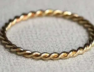 Gold Twisted Rope Ring Size 7 thumbnail 1