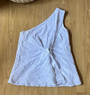 Sabo Skirt White One-Shoulder Top thumbnail 1