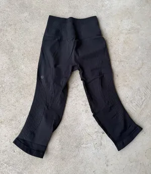 Lululemon High Rise Crop Leggings Mesh Panel Athletic Yoga Pants Women’s 8 thumbnail 1