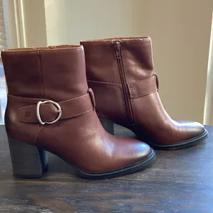 Lucky Brand Brown Leather Ankle Boots size 6.5 EUC thumbnail 3