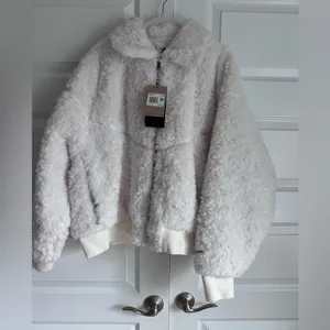 Nike Women's Essential Loose‎ Sherpa Bomber Jacket NWT thumbnail 12
